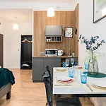 Kwiatowa Center By Renters بوزنان