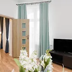 Kwiatowa Center By Renters بوزنان
