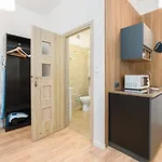 Kwiatowa Center By Renters شقة بوزنان