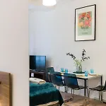 Kwiatowa Center By Renters شقة *