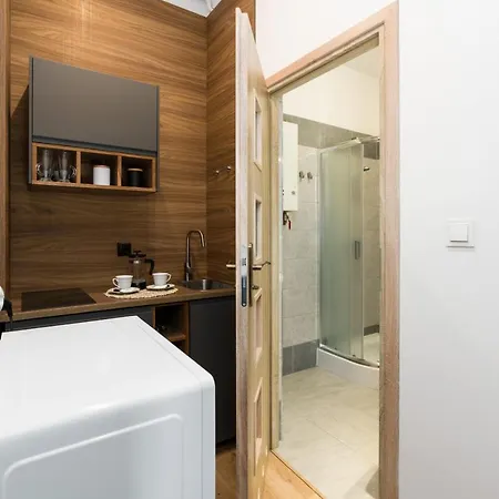 Kwiatowa Center By Renters アパート ポズナン