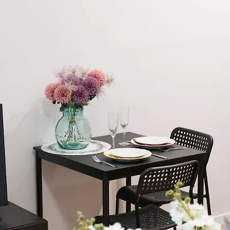 Kwiatowa Center By Renters Apartment Poznan
