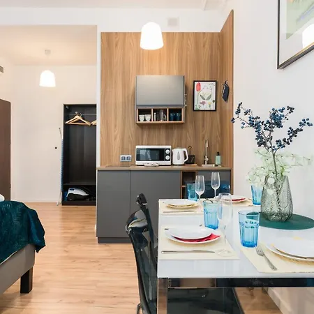 Kwiatowa Center By Renters Poznań