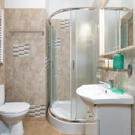 Kwiatowa Center By Renters アパート ポズナン