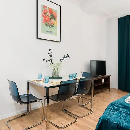 Lägenhet Kwiatowa Center By Renters