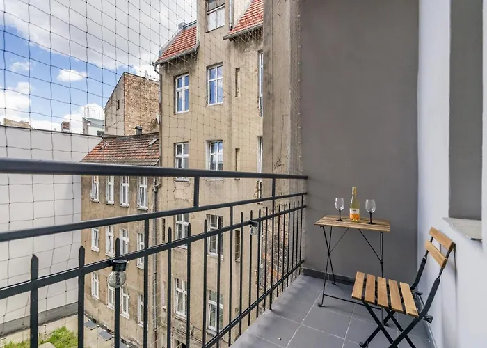 Apartment Kwiatowa Center By Renters Poznan