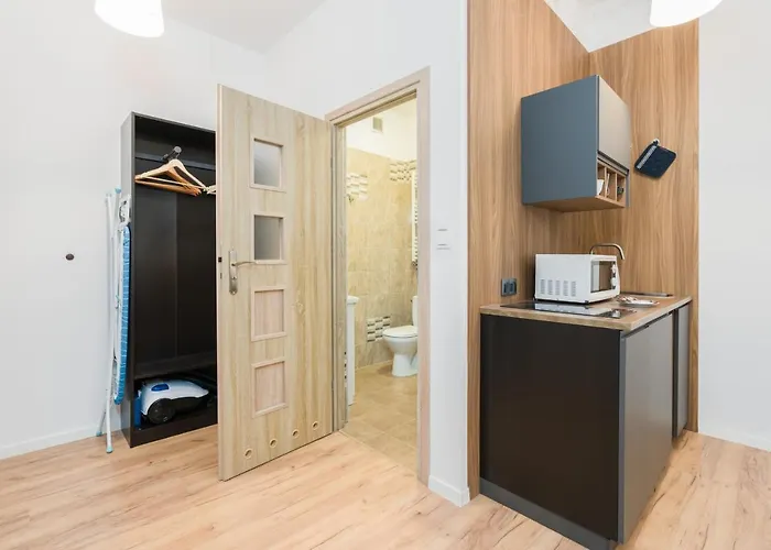 Kwiatowa Center By Renters Apartment Poznan